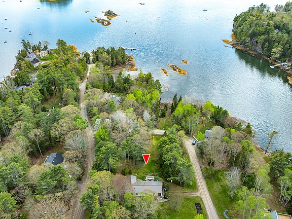 5th image of 121 Brickyard Cove Road
