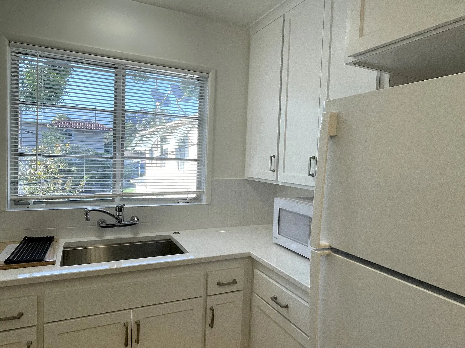 2 bed, 950 sqft, $2,675 — Photo 2