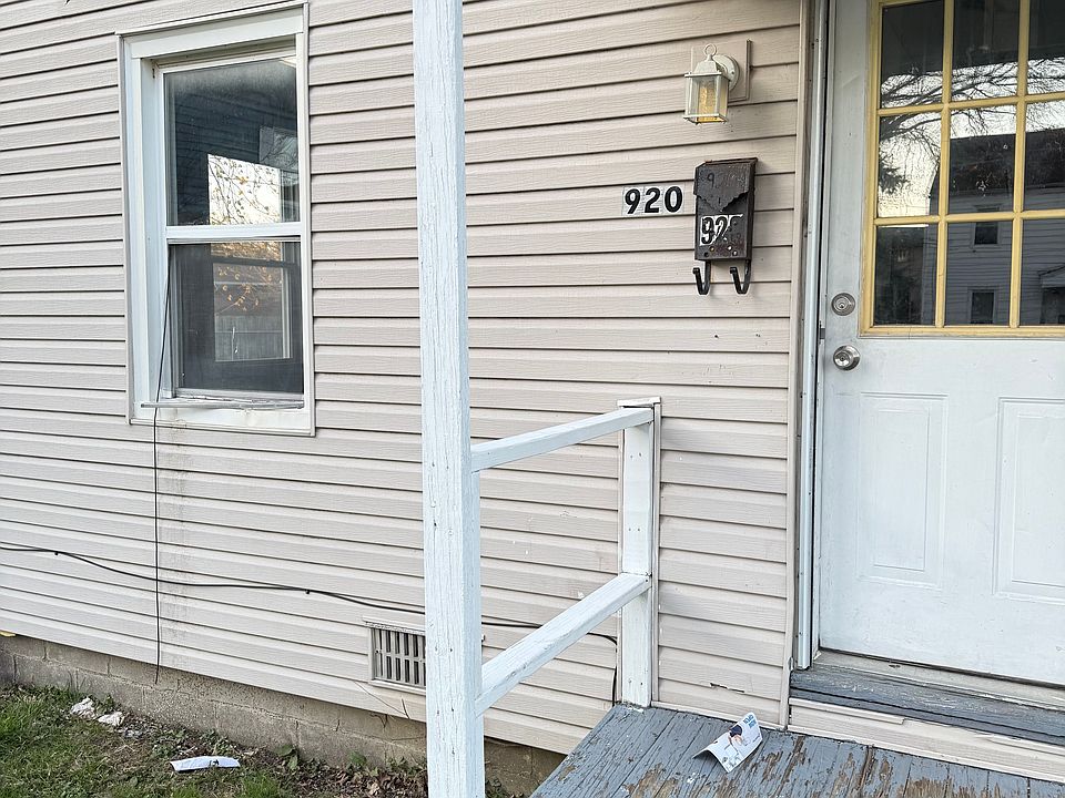 1st image of 920 N Central Dr #1
