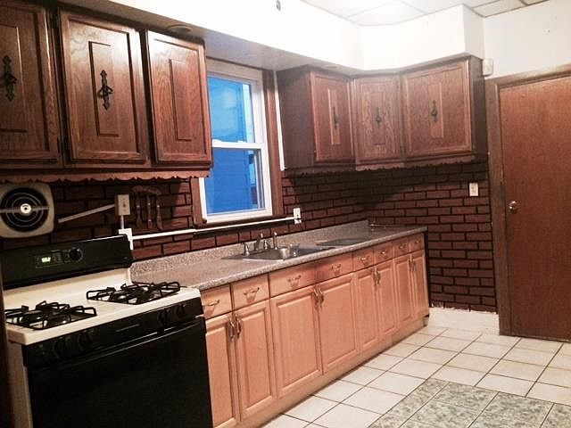 2nd image of 412 75th St
