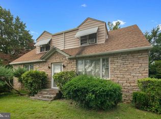 987 Maple Ave, Croydon, PA 19021