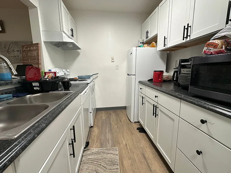 University Park Apartments near Cornell University — Photo 757