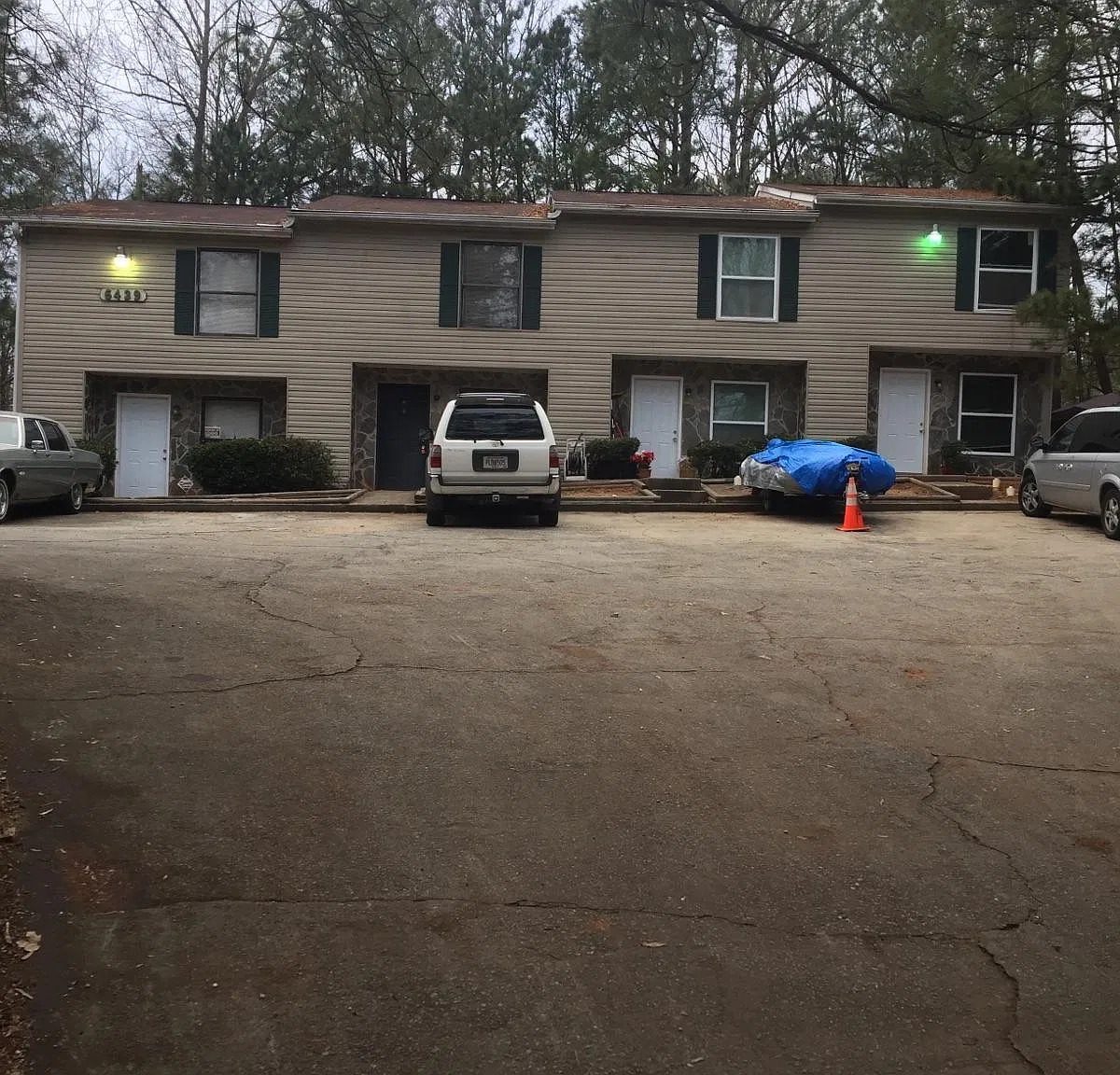 2 bed, 2.5 bath, 1600 sqft, $1,400 — Photo 1