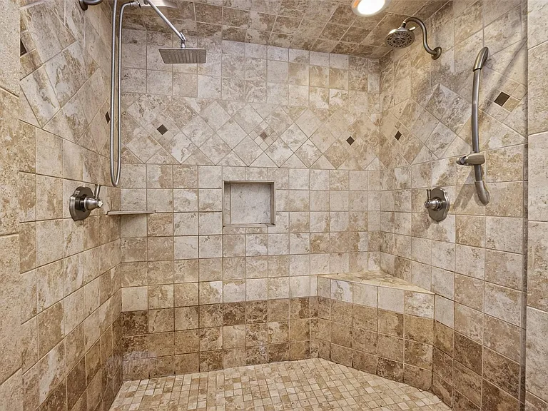 8103 Oak Moss Dr — Photo 27