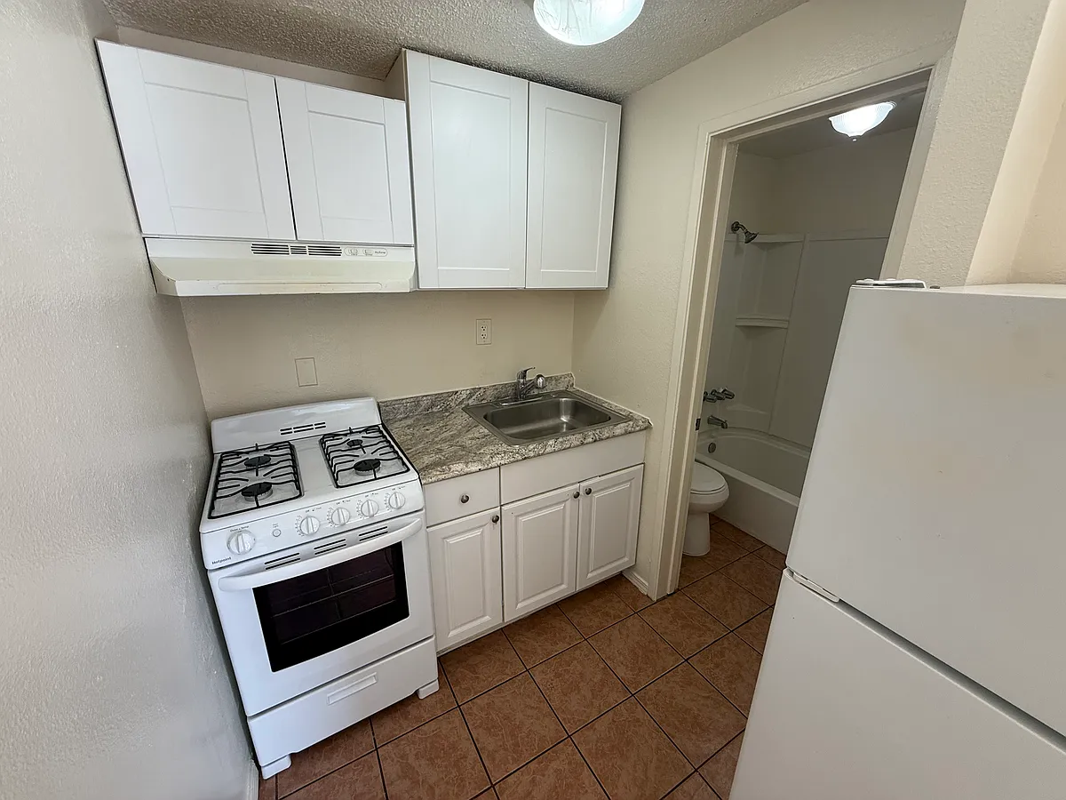 Building Photo - 4154 National Ave #A17