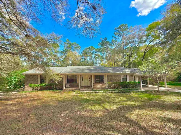 185 Deerfoot Ln, Cantonment, FL 32533