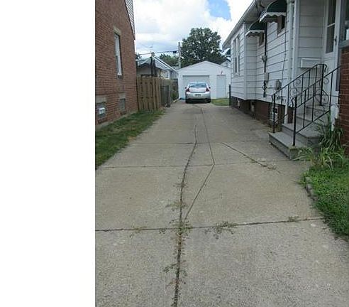 4th image of 6108 Ira Ave