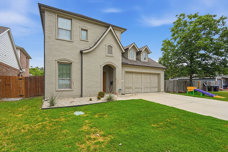 4 bed, 3.5 bath, 2660 sqft, $5,000 — Photo 2