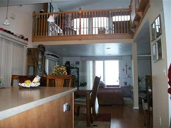 5th image of 705 E Lake Mitchell Dr