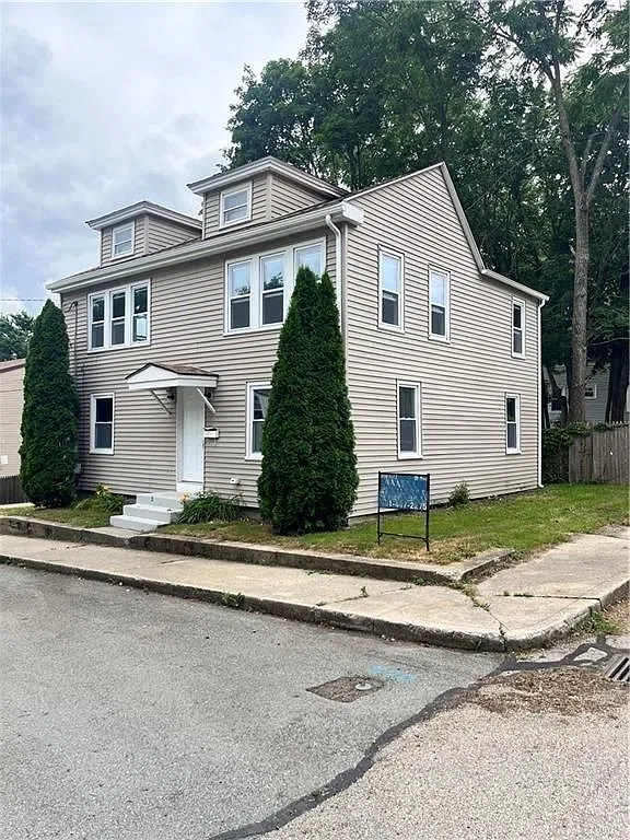 2 bed, 1.0 bath, 700 sqft, $1,849 — Photo 1