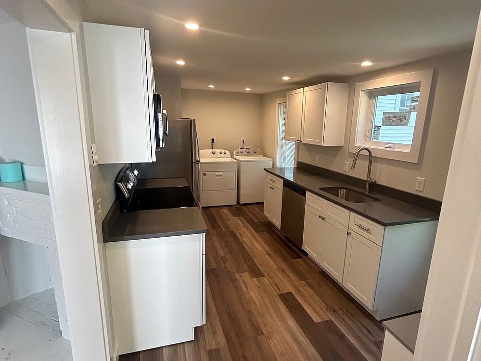 1st image of 625 Essex Ave #1