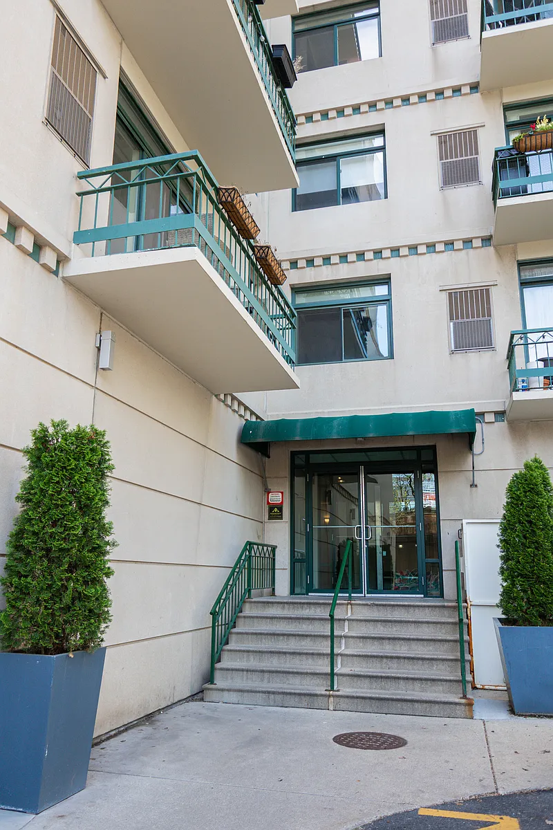 Building Photo - 680 N Green St #609