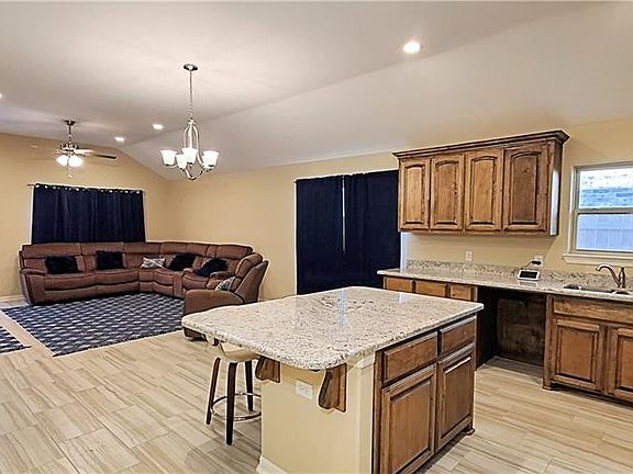 5th image of 1414 E Candor Dr