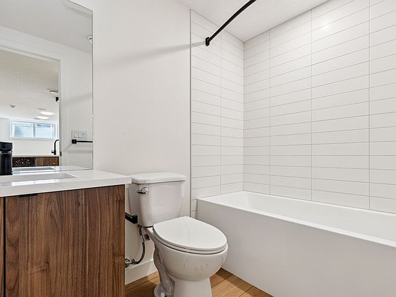 4th image of 11430 123rd St NW #1563330