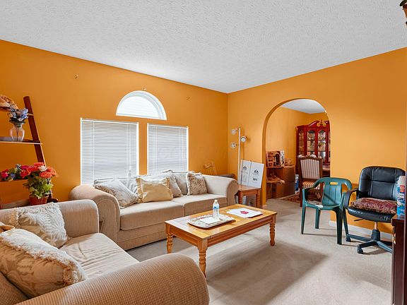 4th image of 267 Bexhill Dr