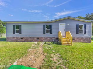 7137 Stag Park Rd, Burgaw, NC 28425