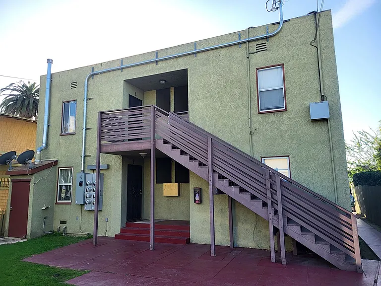 1536-38 Locust Ave — Photo 19