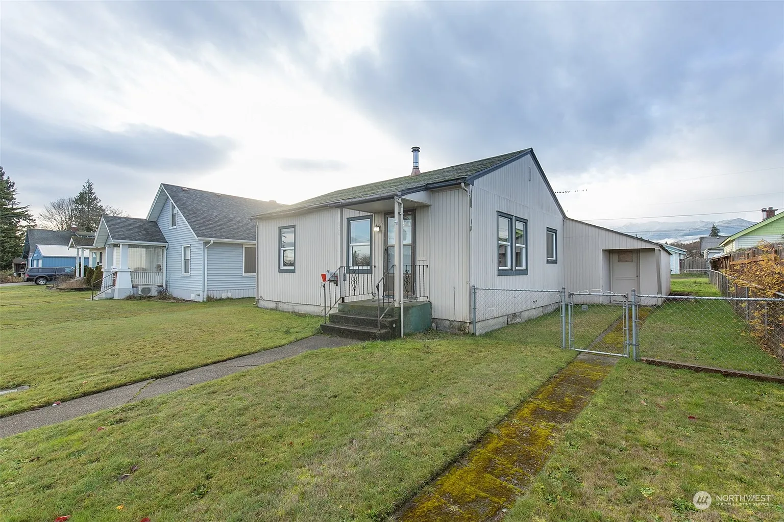 520 W 6th Street photo 1