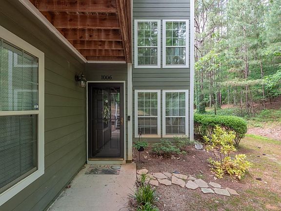 4th image of 1006 Berkeley Woods Dr #1006