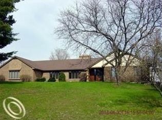 5215 S Mill Rd, Dryden, MI