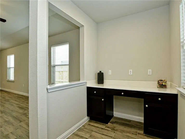 8205 Cottage Rose Dr — Photo 33