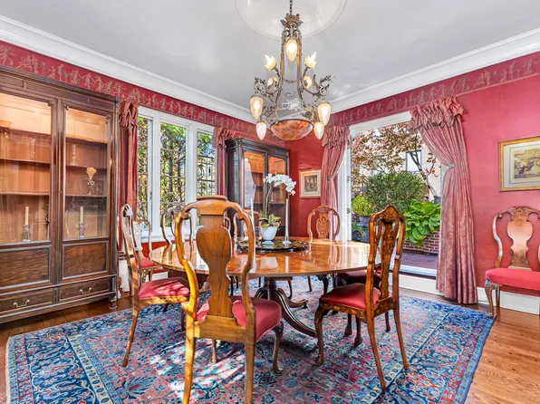 444 East 52nd Street image 12 of 24