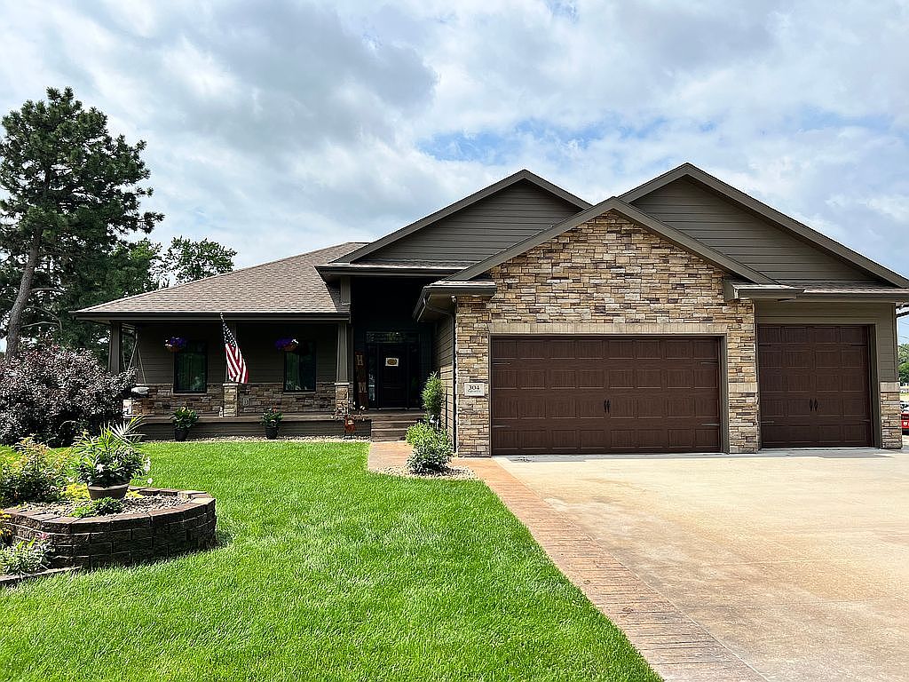 304 Highline Cir, Cedar Creek, NE 68016 Zillow
