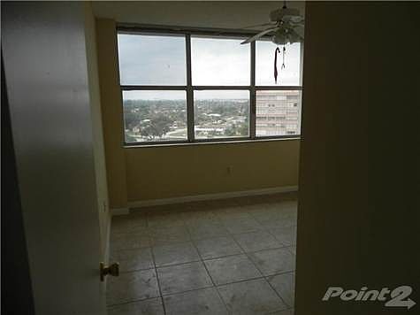 3rd image of 1300 NE Miami Gardens Dr APT 1013E