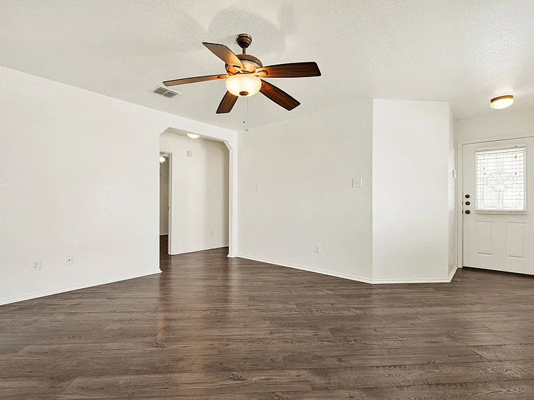10907 Western Cactus — Photo 3
