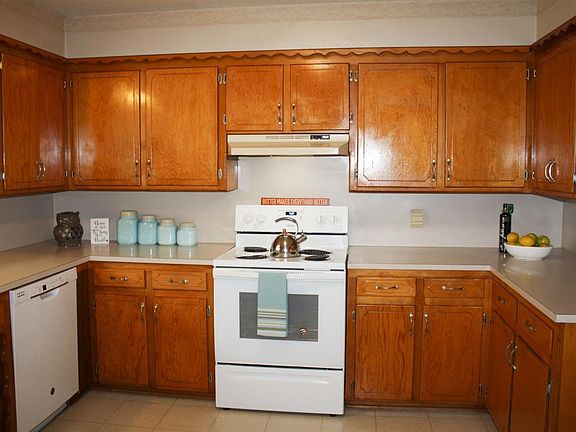 4th image of 3816 NW Meadowbrook Dr