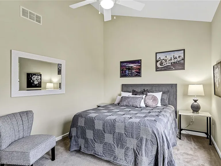 1501 Huntington Ln — Photo 4