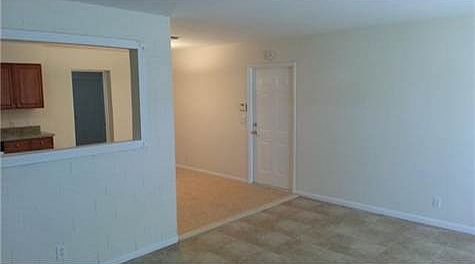 2nd image of 854 Hawthorne Dr