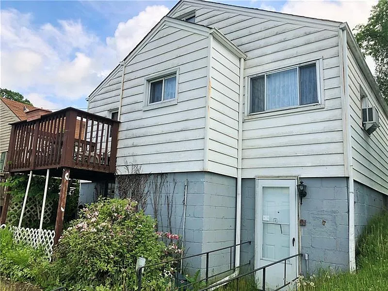 1004 Toman Ave photo 1