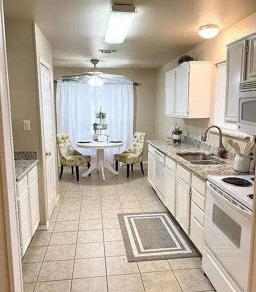 1202 Stone Creek Dr — Photo 44