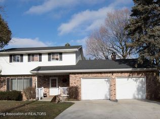 1913 Dell Rd, Lansing, MI 48911