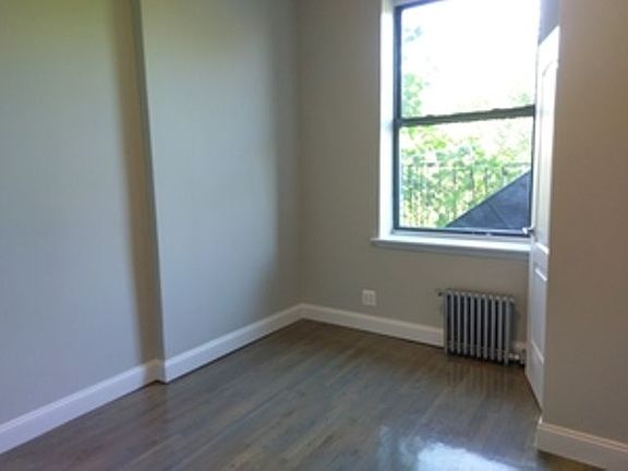 3rd image of 221 Pulaski St APT 4L