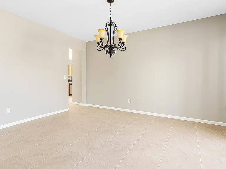 605 Thornridge Dr — Photo 18