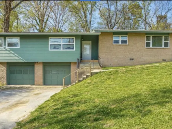 4606 Plaza Hills Ln, Hixson, TN 37343