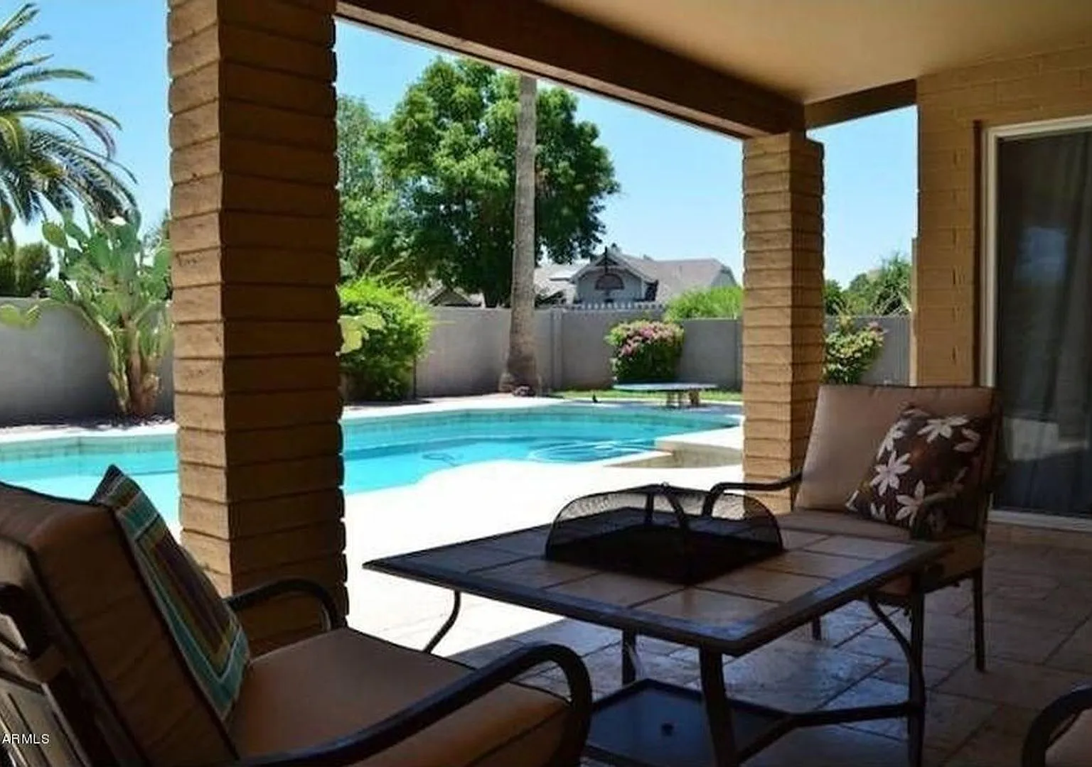 Cul-de-sac lot, Granite Countertops — Photo 2