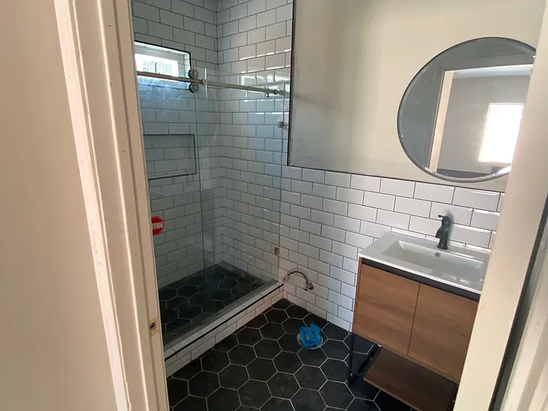 6952 Tampa Ave — Photo 2
