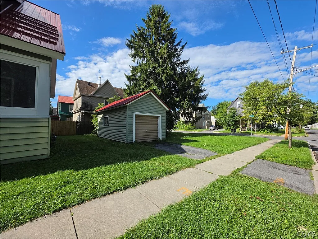 3 bed, 1.5 bath, 1116 sqft, $1,500 — Photo 3