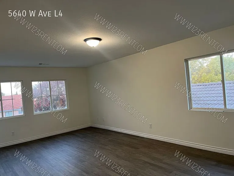 5640 W Avenue L4 — Photo 29