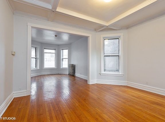 4th image of 2646 N Sawyer Ave #1