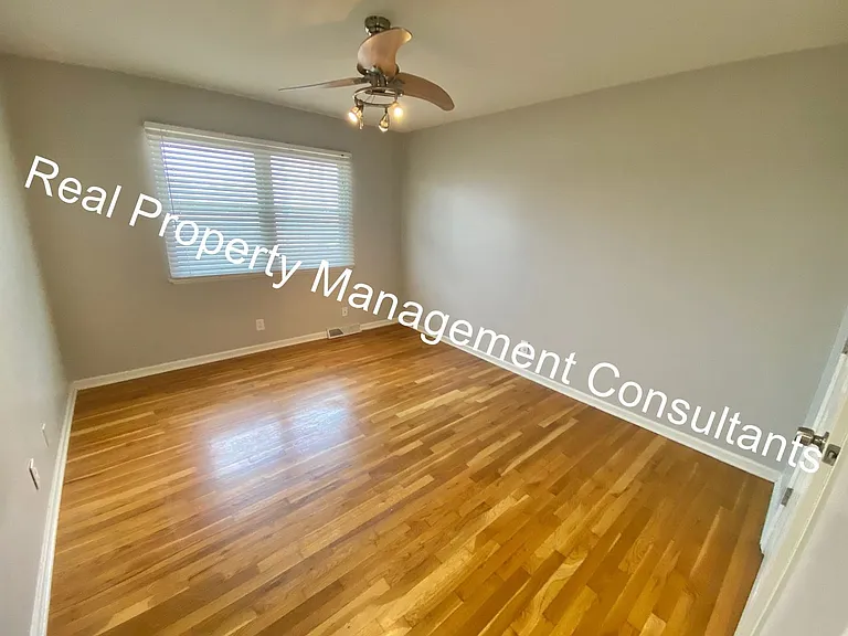 4209 Clark Ave #2 — Photo 10
