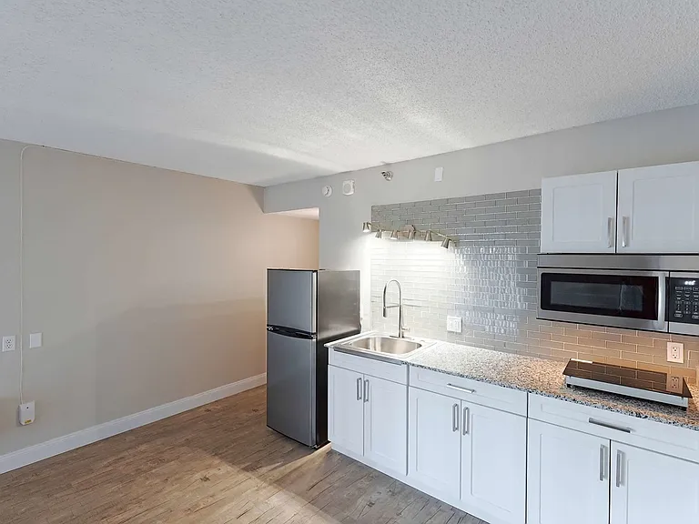 Alta Apartments — Photo 6
