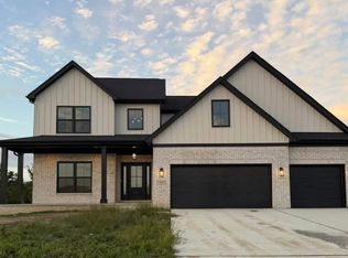 25692 Brighton Ln, Brownstown, MI 48134