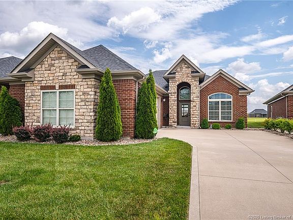 2nd image of 1725 Bay Hill Pl