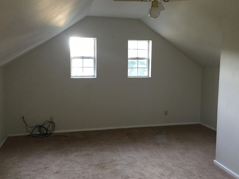 1st image of 2422 Pulliam Ave