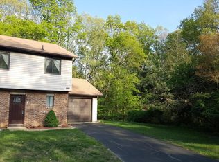 8 Robin Rd, Howell, NJ 07731