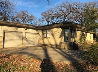 22 Lynnwood Ct, Hurst, TX 76053